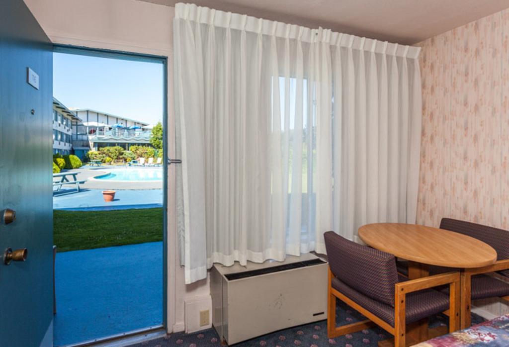 Howard Johnson By Wyndham Nanaimo Harbourside Exteriér fotografie