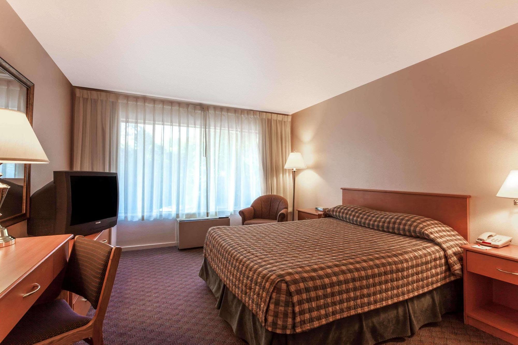 Howard Johnson By Wyndham Nanaimo Harbourside Exteriér fotografie